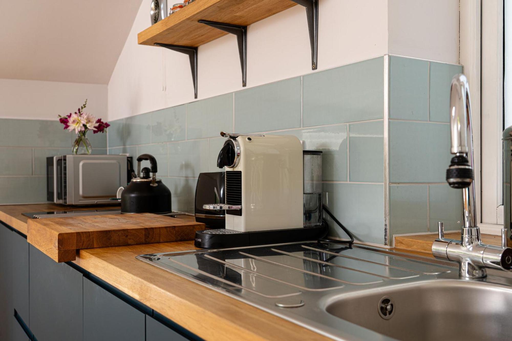 Little Willow Bank - 1 Bed Luxury Apartment Between Salisbury And The New Forest 外观 照片